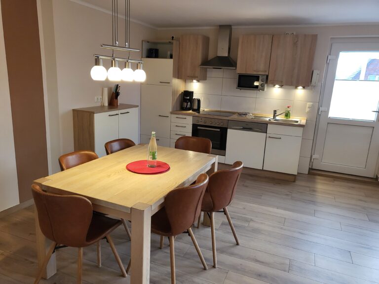 Moderne Ferienwohnung in Brak mit gemütlichem Essbereich, voll ausgestatteter Küche und viel Platz f.