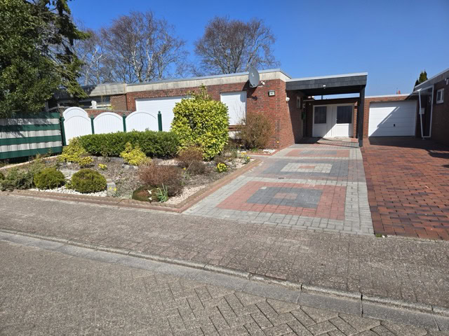 Ferienwohnung in Brake mit Garten, Parkplatz und ruhiger Lage. Perfekt für Ihren Urlaub oder Kurztri.